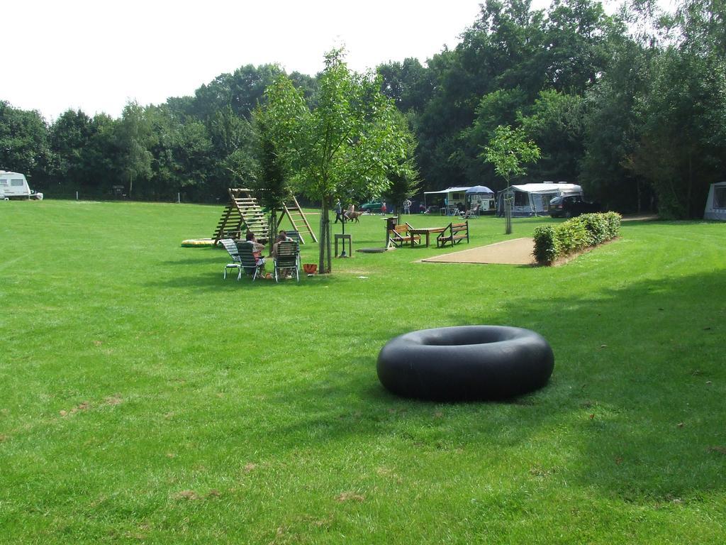 Holiday Home Ossa Basecamp Sint Odiliënberg Camera foto